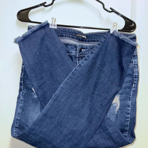 Fashion Nova Distressed Blue Jeans Size 9 - Picture 3 of 4